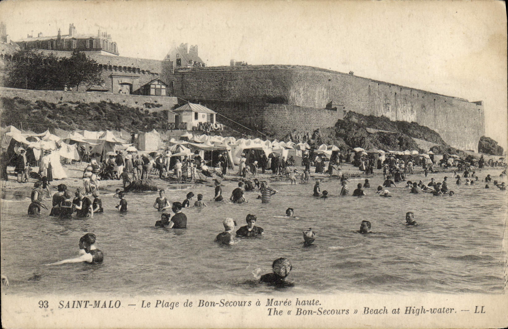 Saint-Malo — Le Plage de Bon-Secours à Marée haute — LL