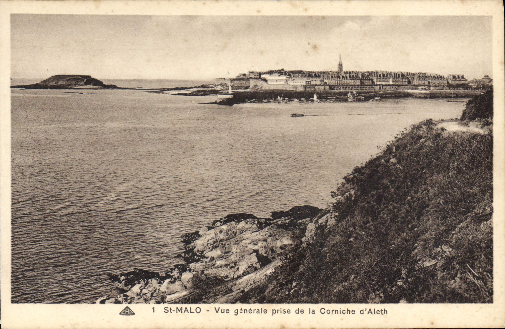 St-Malo — Vue générale prise de la Corniche d'Aleth — éditeur Alaincione des Arts Phénicieniques, Strasbourg