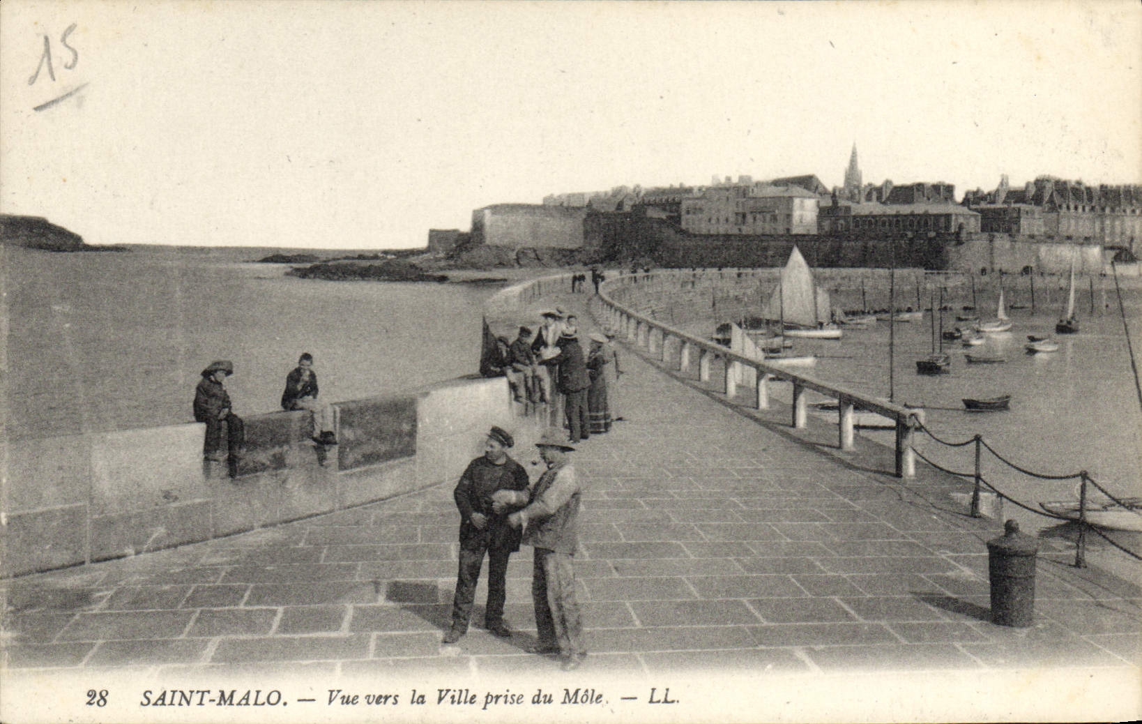Saint-Malo — Vue vers la Ville prise du Môle — LL. n°28