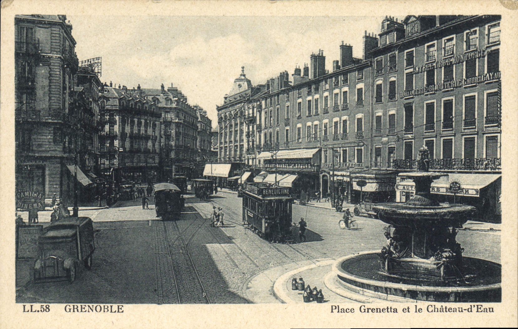 Grenoble — Place Grenetta and the Château-d'Eau — LL.58 — CPAPHIL