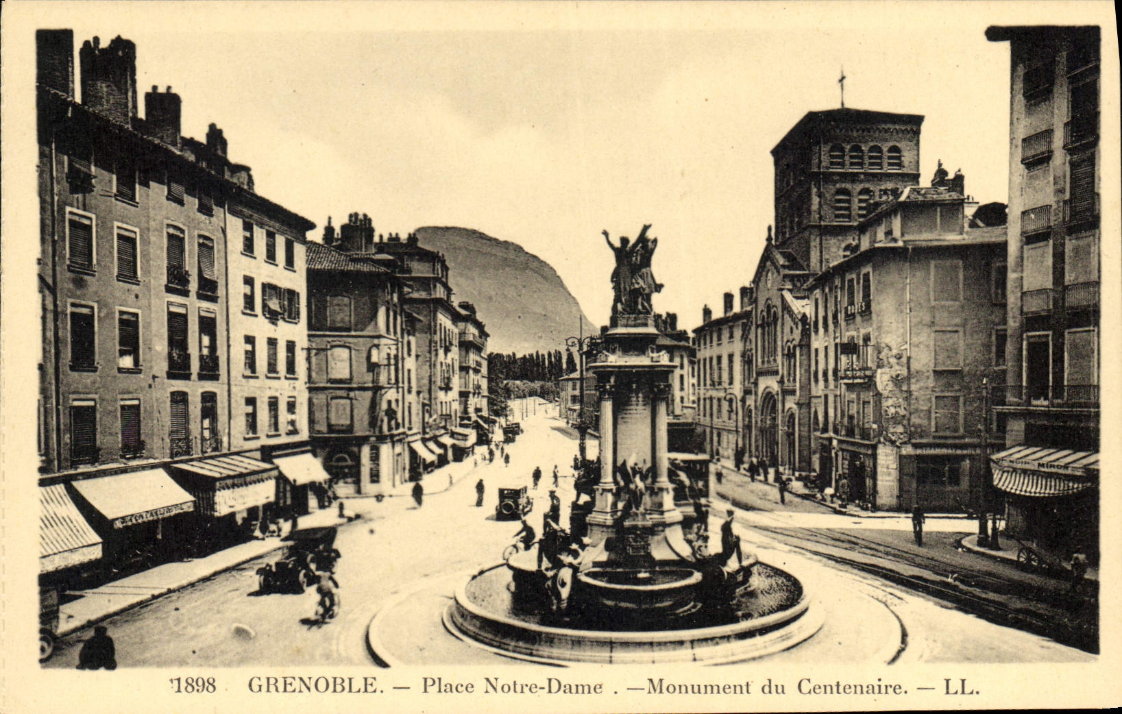 Grenoble — Place Notre-Dame — Monument du Centenaire — LL.