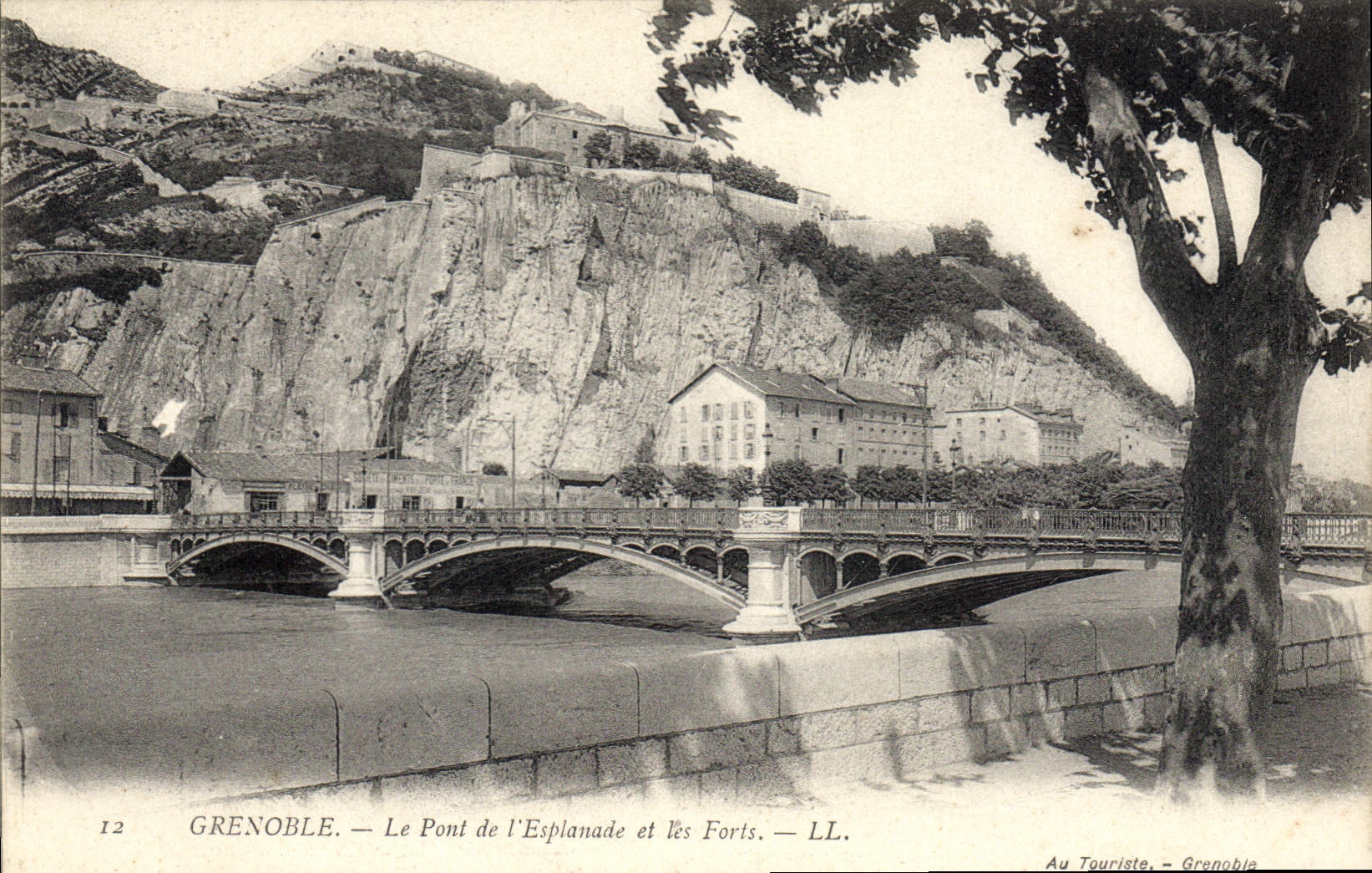 Grenoble — Le Pont de l'Esplanade et les Forts — LL.