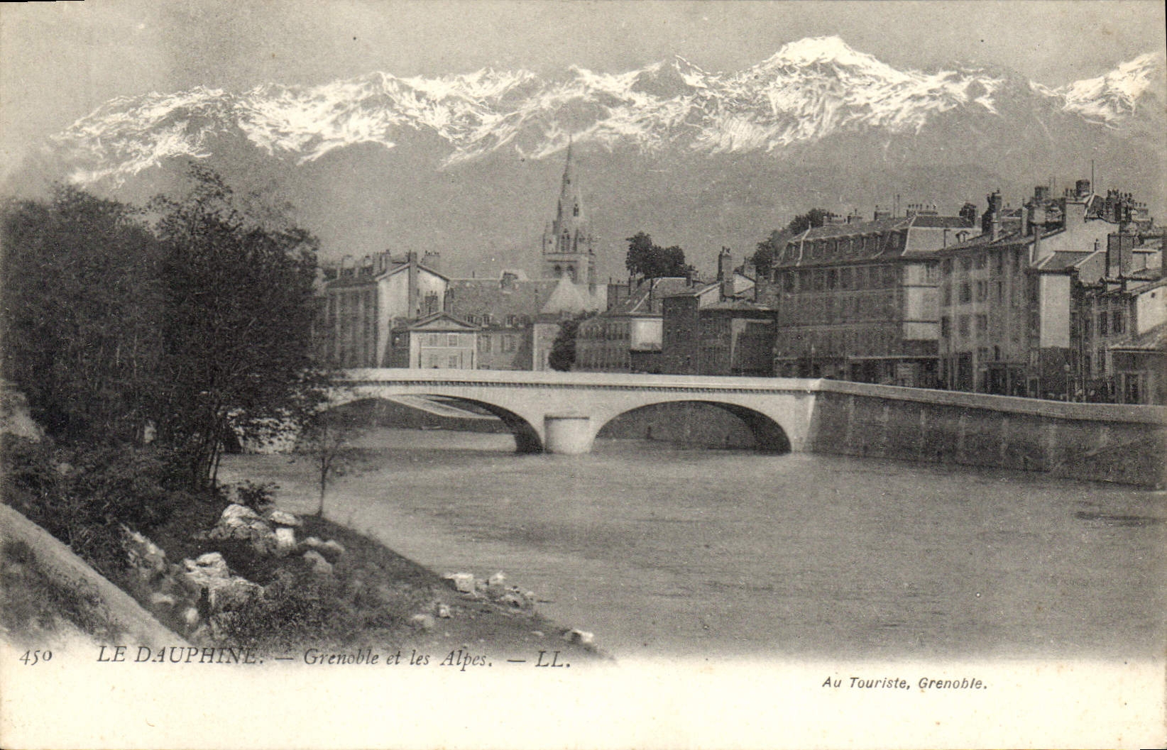 Grenoble et les Alpes — LL. — Au Touriste, Grenoble.