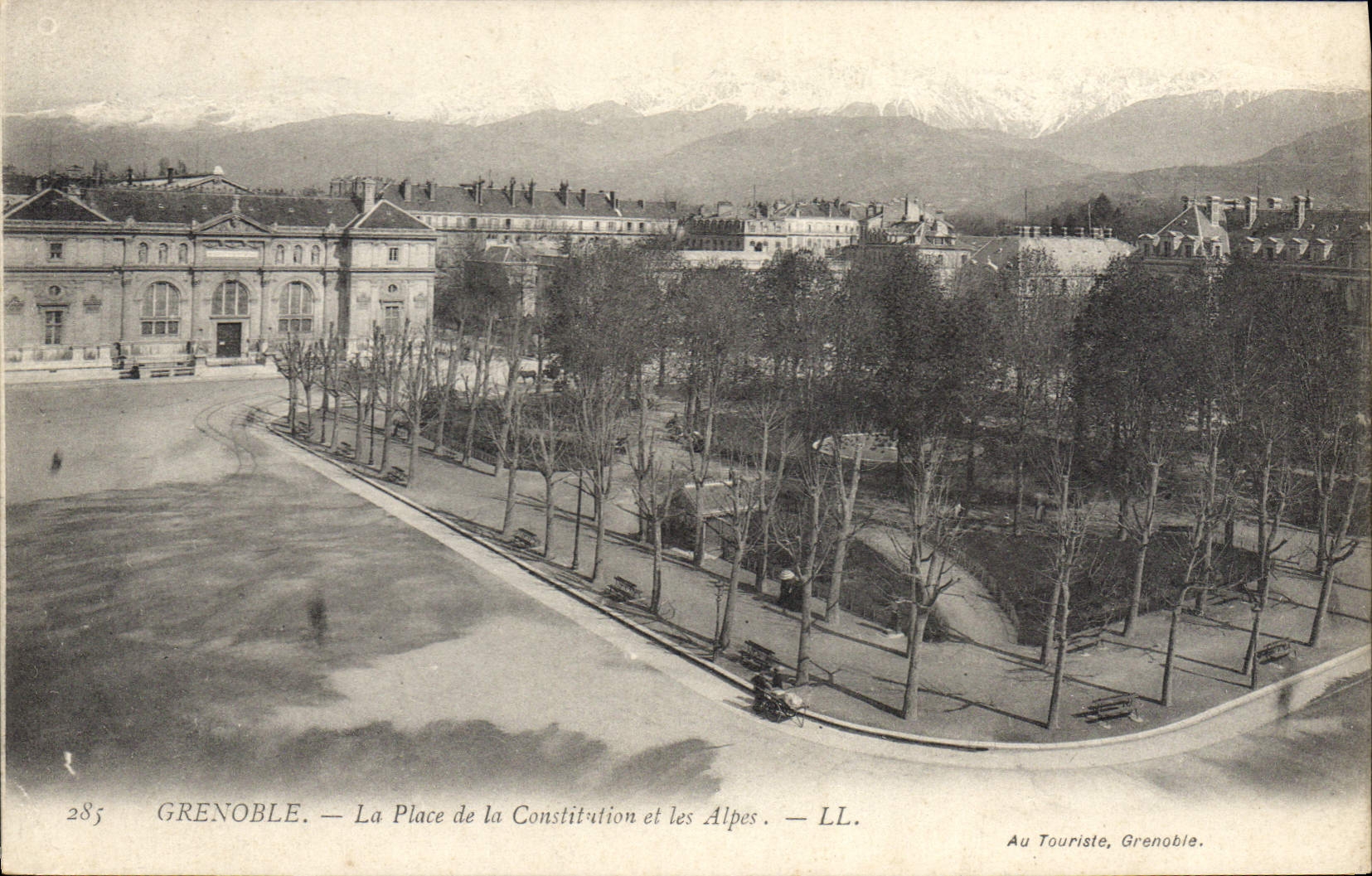 Grenoble — La Place de la Constitution et les Alpes — LL.