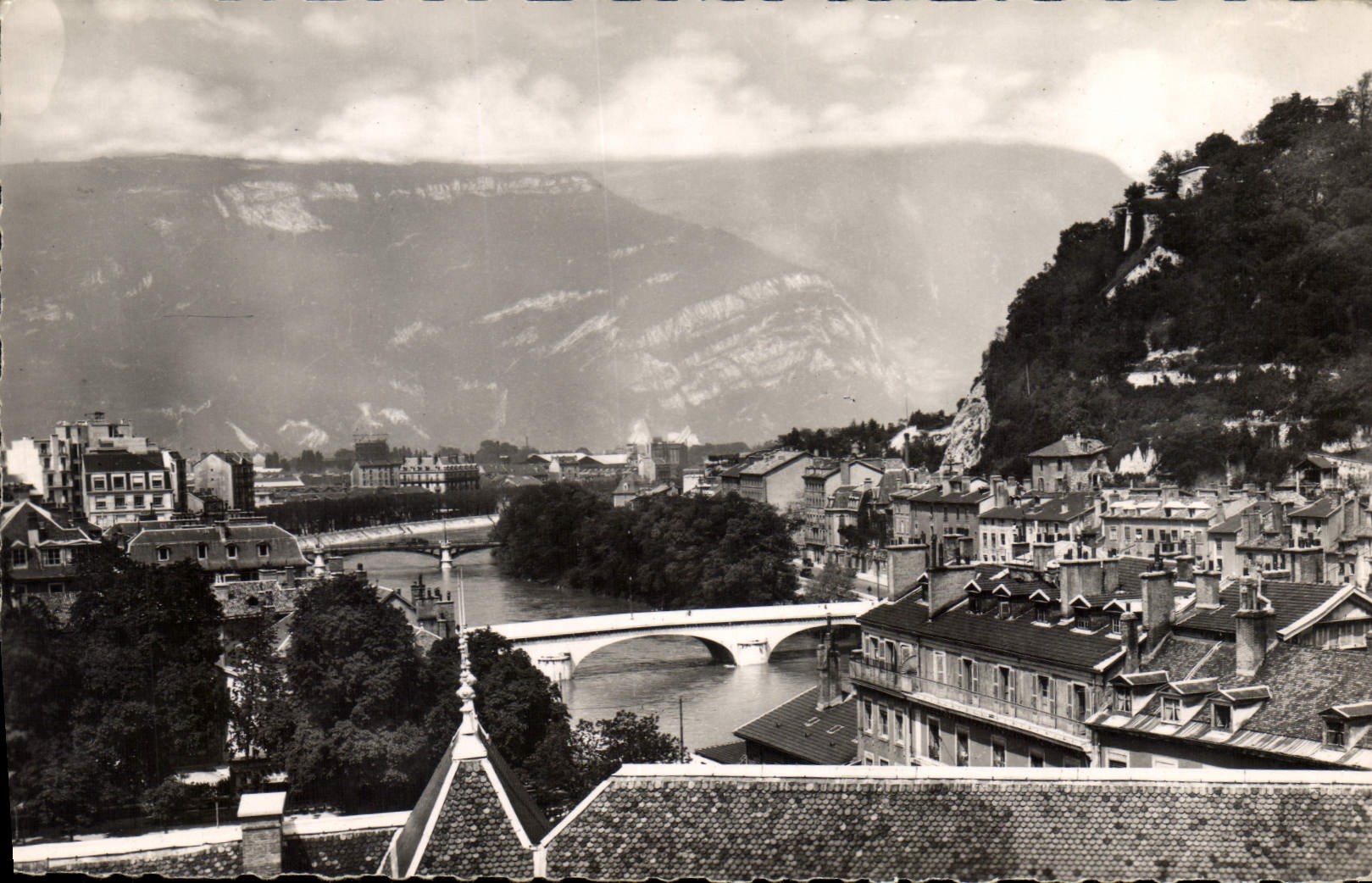 Grenoble — Vue Générale et le Vercors. (Plateau de Saint-Nizier).