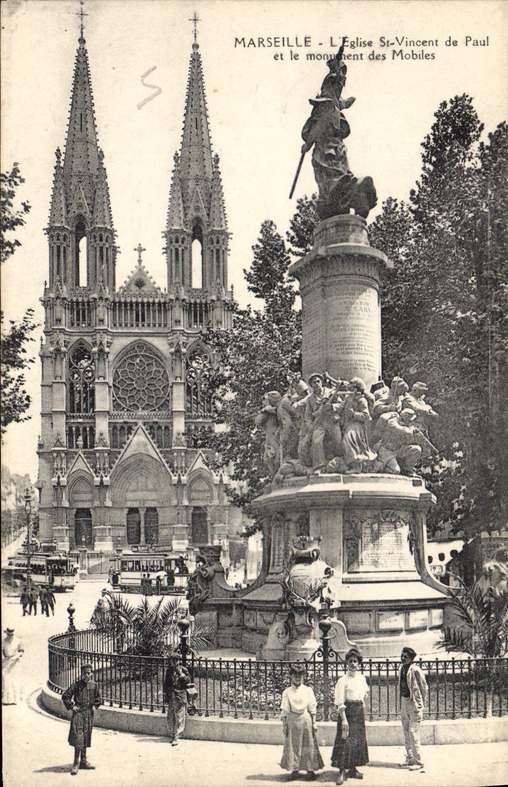 Marseille - L'Église Saint-Vincent de Paul et le monument des Mobiles