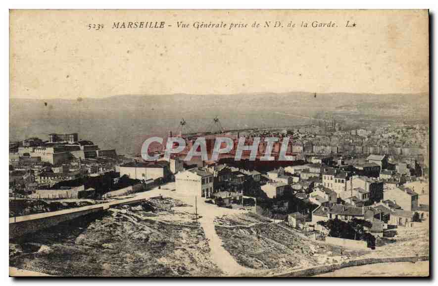 CPA Marseille Vue Generale prise de N D de la Garde