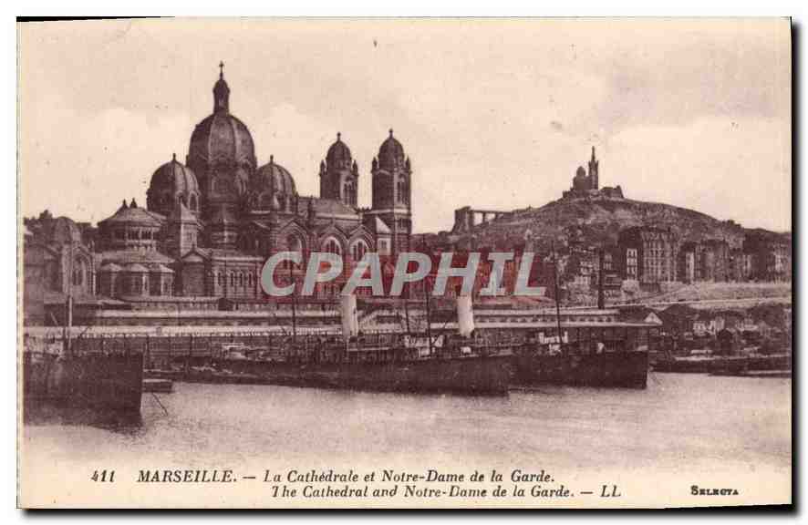 CPA Marseille La Cathedrale et Notre Dame de la Garde Bateaux