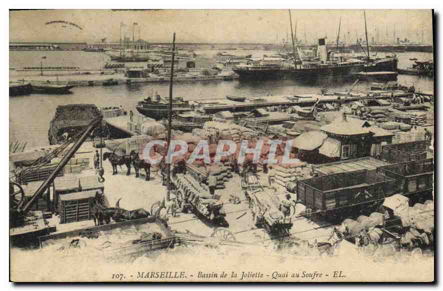 CPA Marseille Bassin de la Joliette Quai au Soufre Bateaux