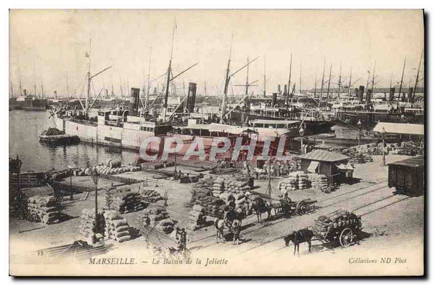 CPA Marseille Le Bassin de la Joliette Bateaux