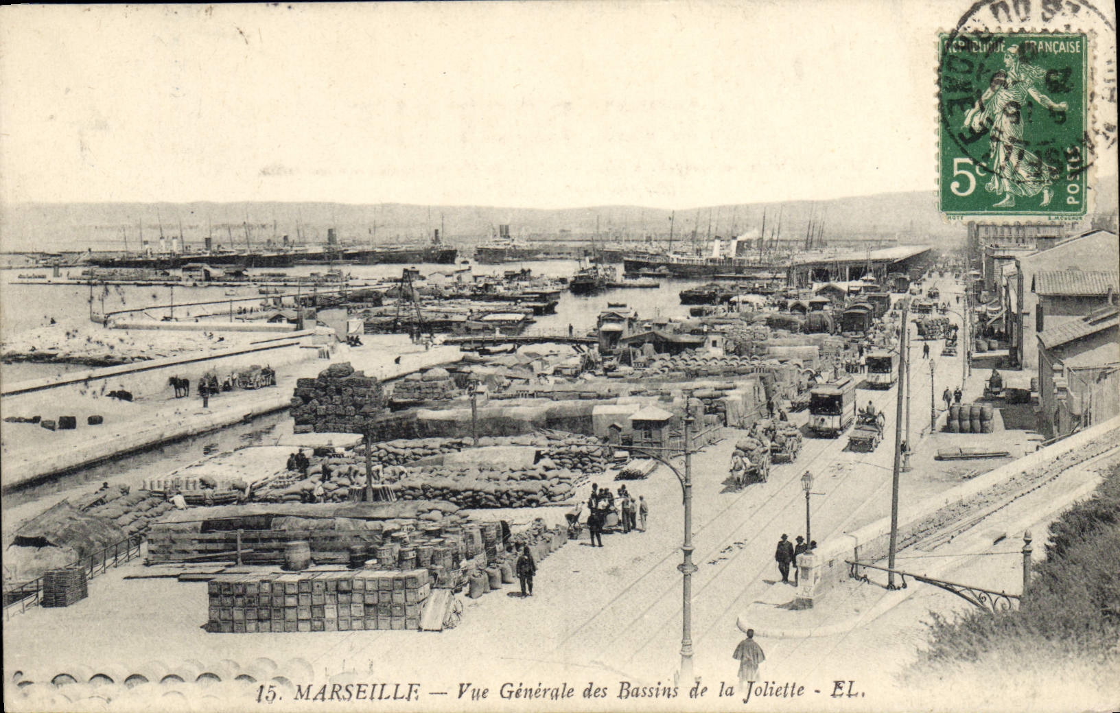 CPA Marseille Vue Generale des Bassins de la Joliette