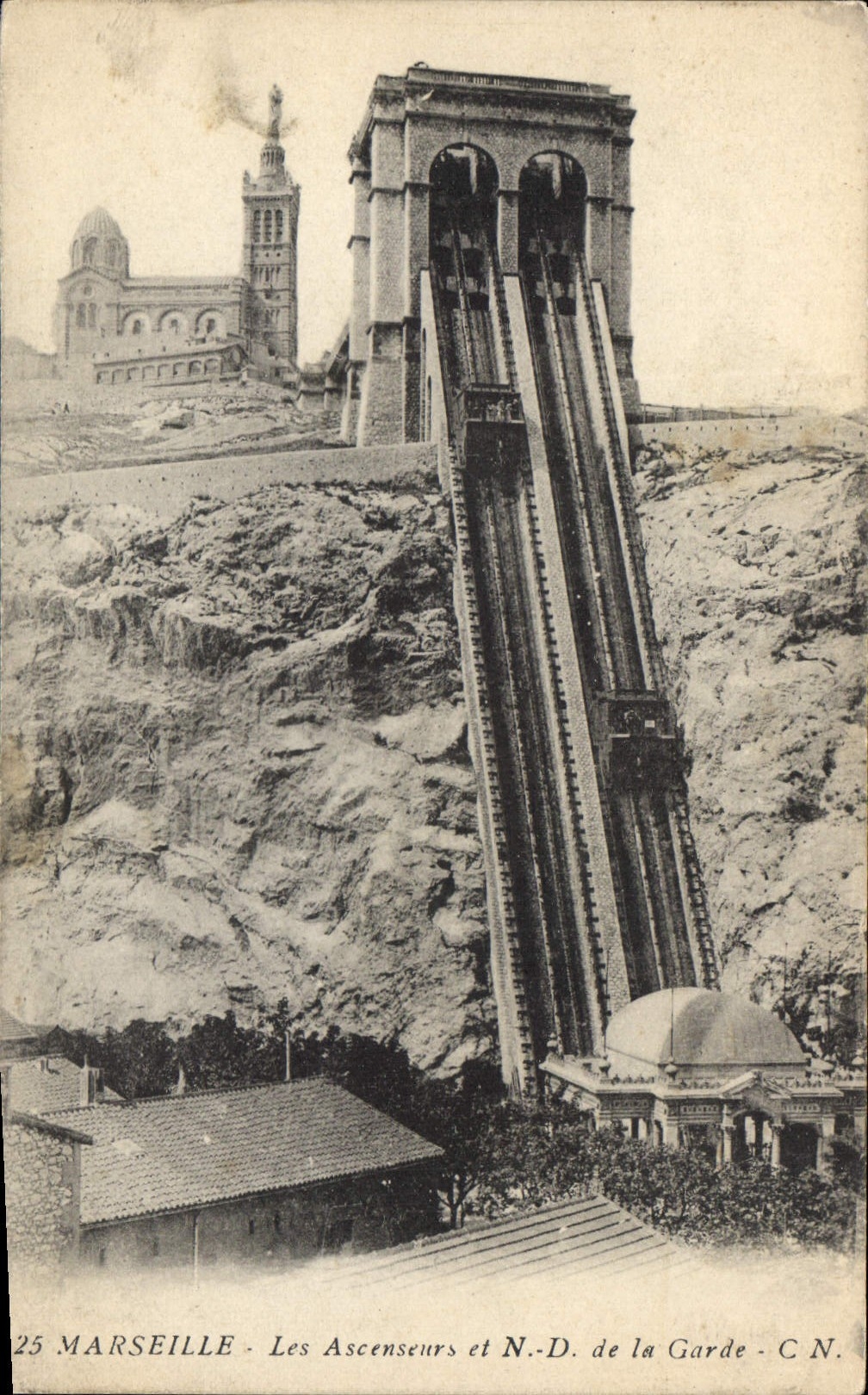 CPA Marseille Les Ascenseurs et N. D. de la Garde