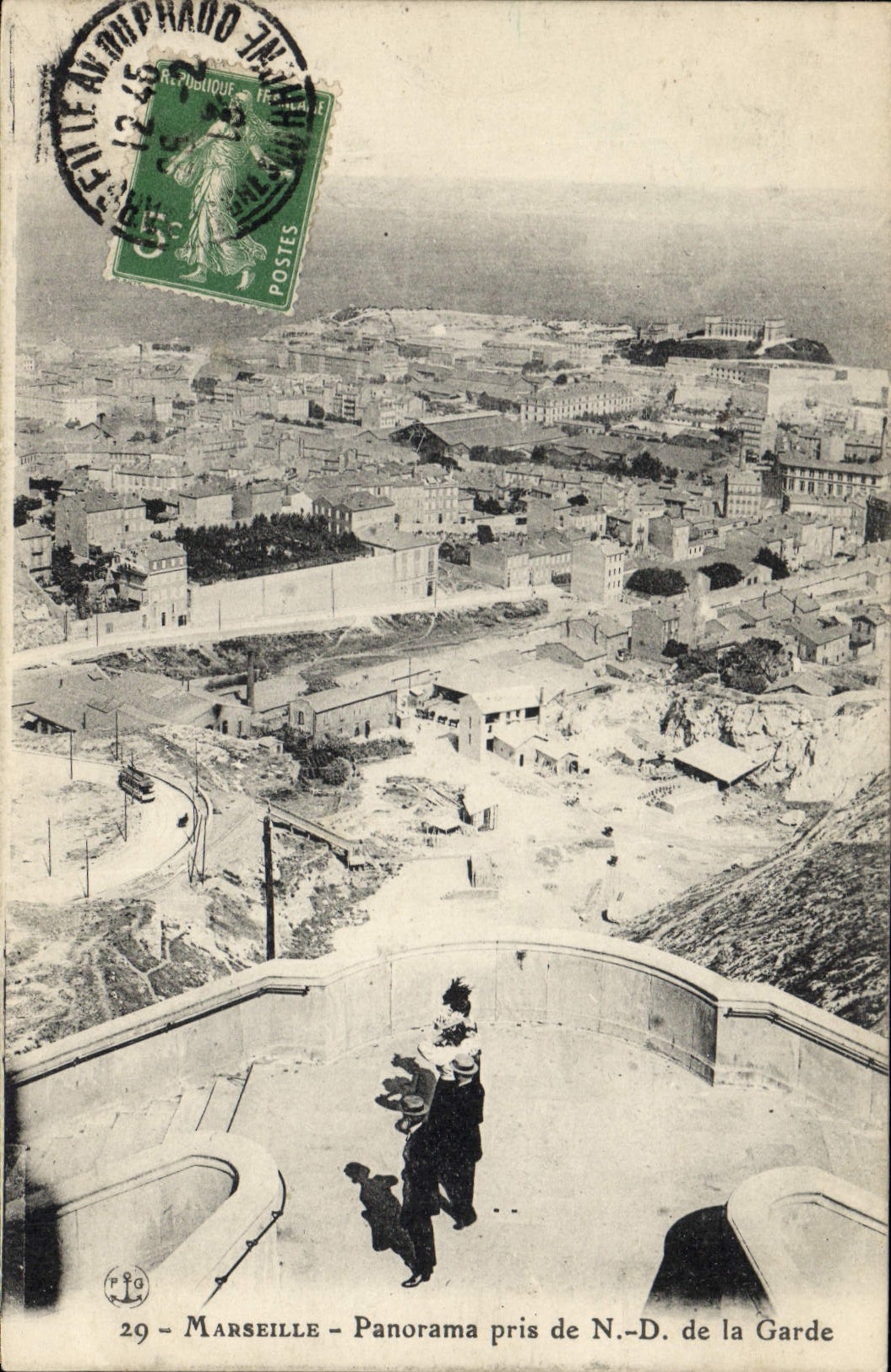 CPA Marseille Panorama pris de N. D. de la Garde
