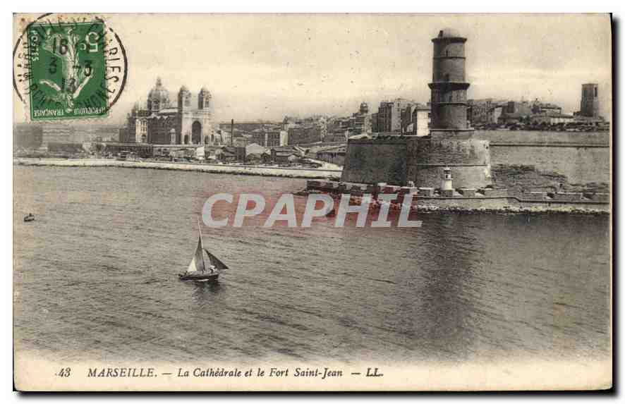 CPA Marseille La Cathedrale et le Fort Saint Jean