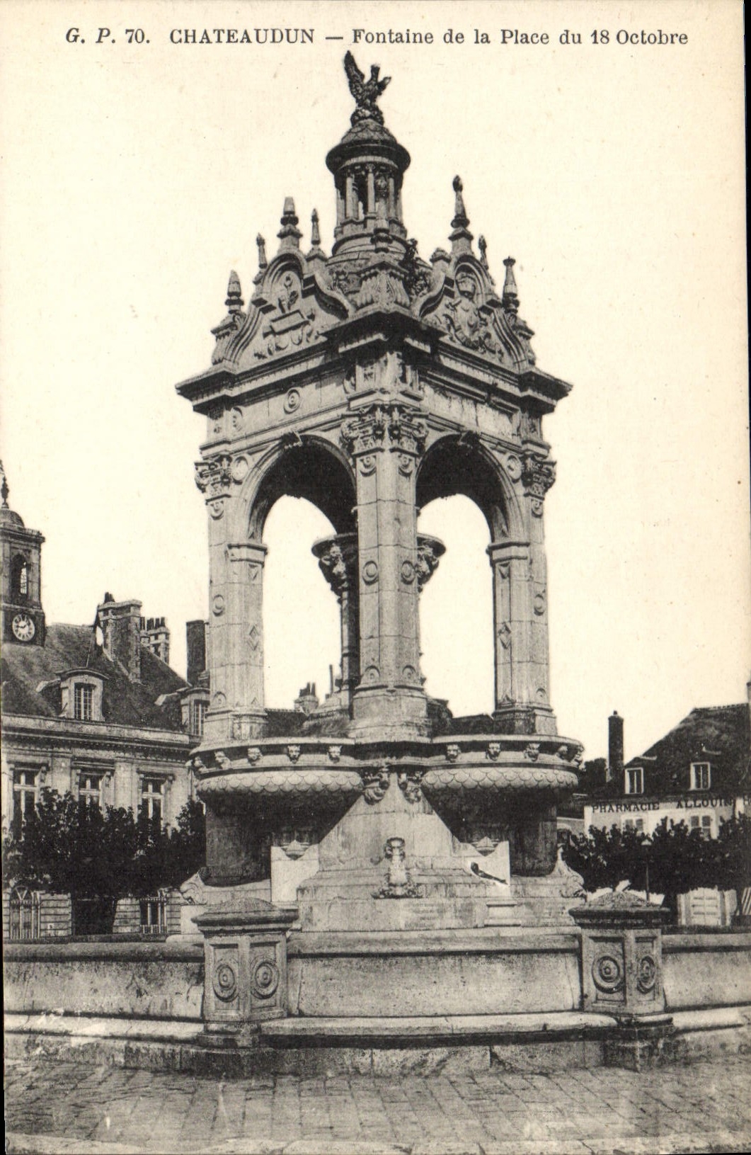 Châteaudun — Fontaine de la Place du 18 Octobre — G.P. 70