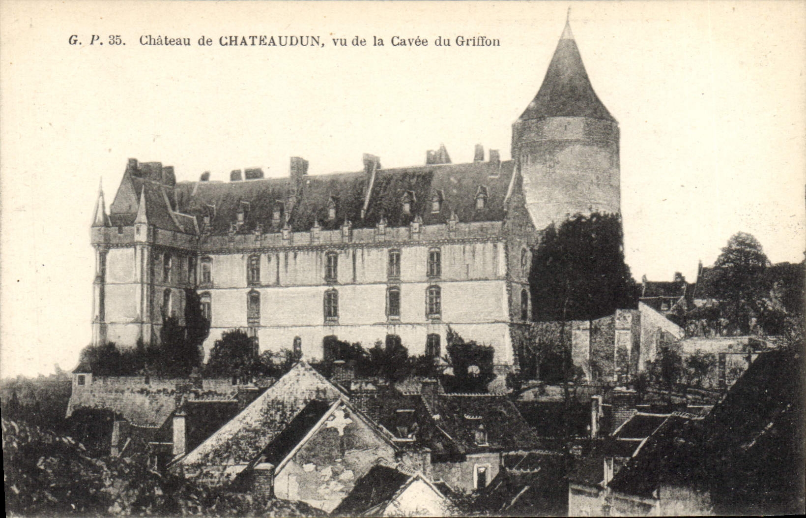 CPA Chateau ed Chateaudun vu de la Cavee du Griffon 