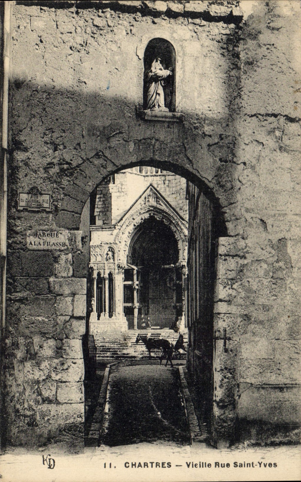 CPA Chartres Vieille Rue Saint Yves 