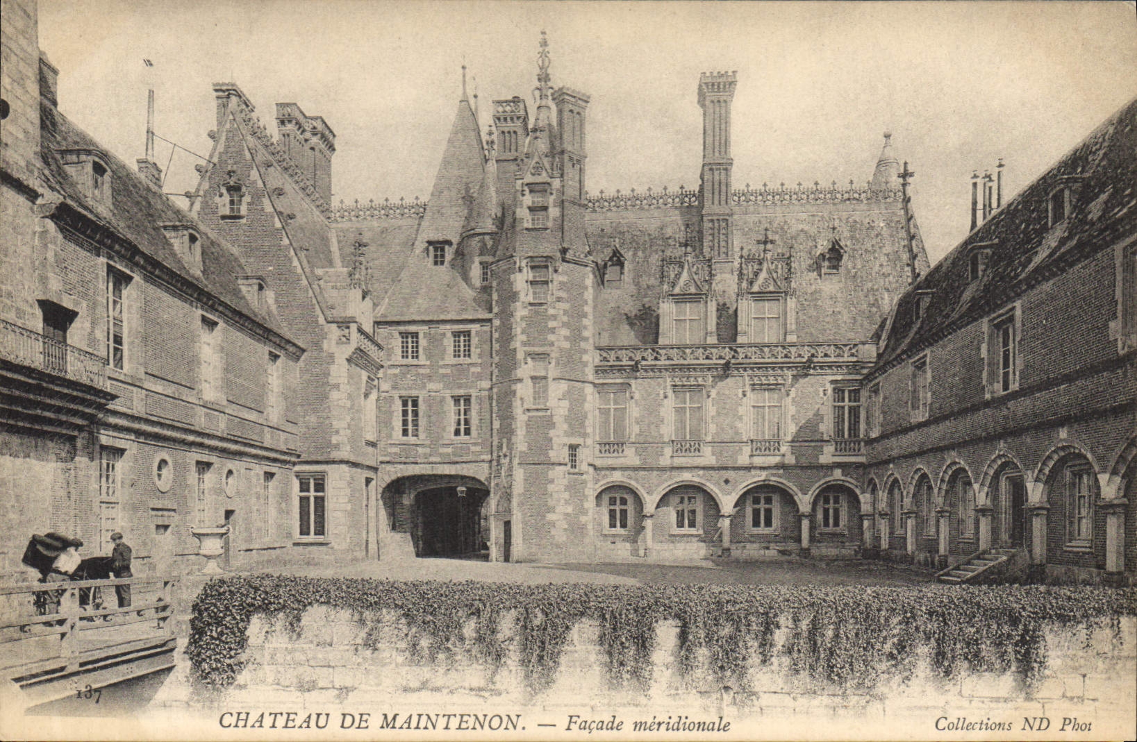 CPA Chateau de Maintenon Facade meridionale 