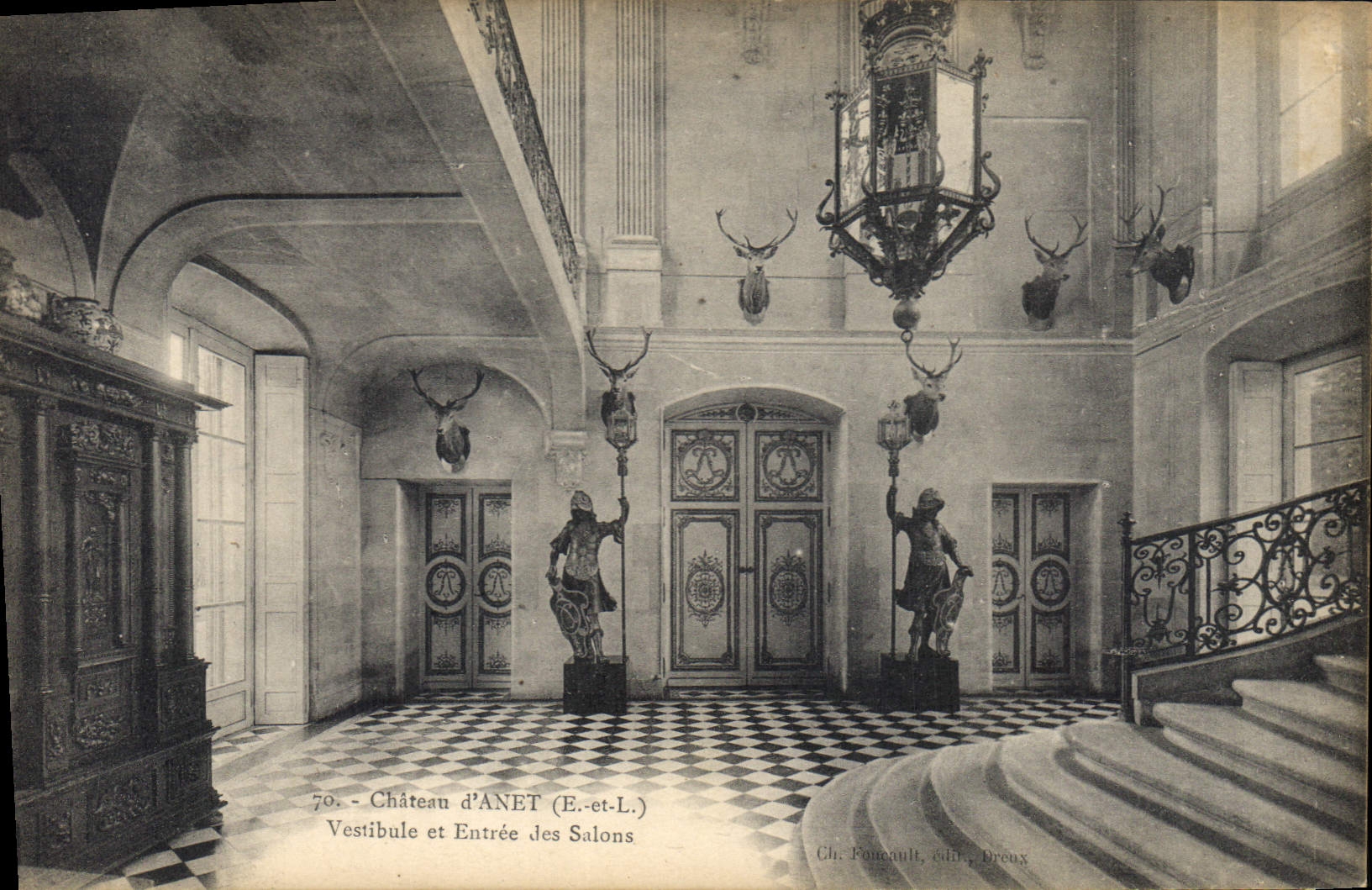 Château d'ANET (E-et-L.) — Vestibule et Entrée des Salons — Ch. Foucault, Éditeur, Dreux