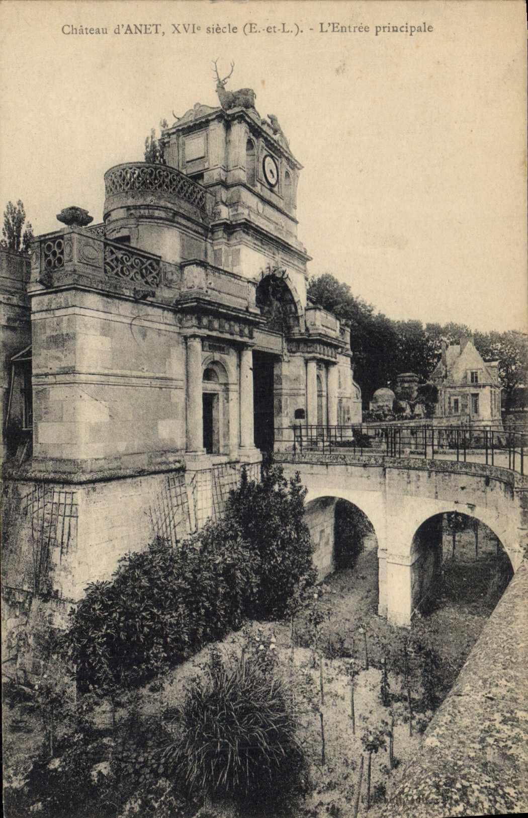 CPA Chateau d'Anet XVI siecle E et L L'Entree principale 