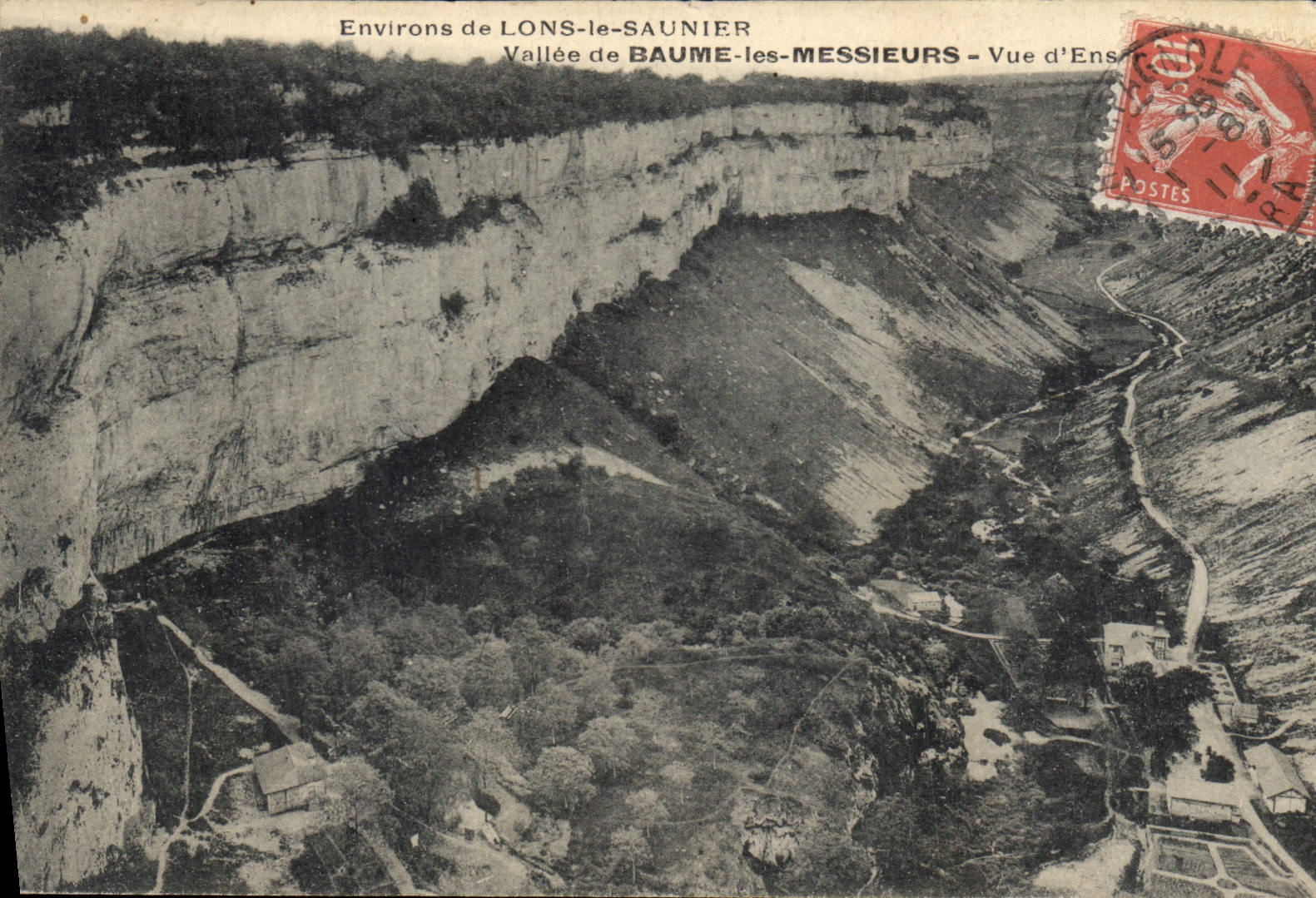 Vallée de Baume-les-Messieurs — Vue d'Enson — Environs de Lons-le-Saunier