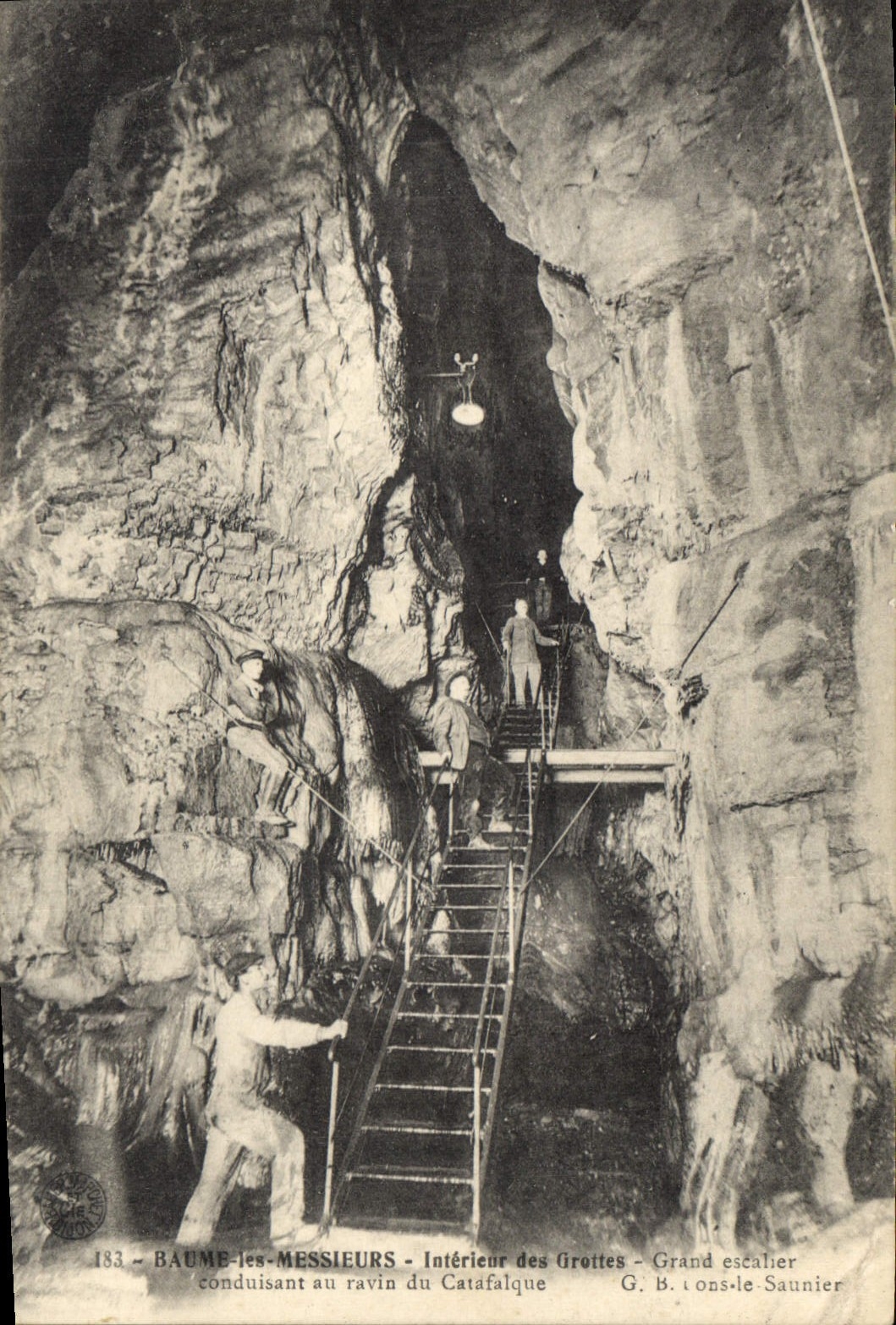 Baume-les-Messieurs — Innenansicht der Höhlen — Große Treppe — G. B. tons-le-Saunier