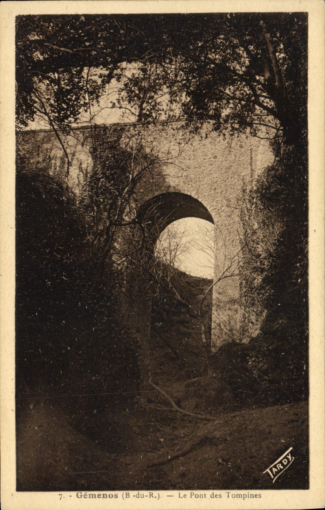 CPA Gemenos B du R Le Pont des Tompines 