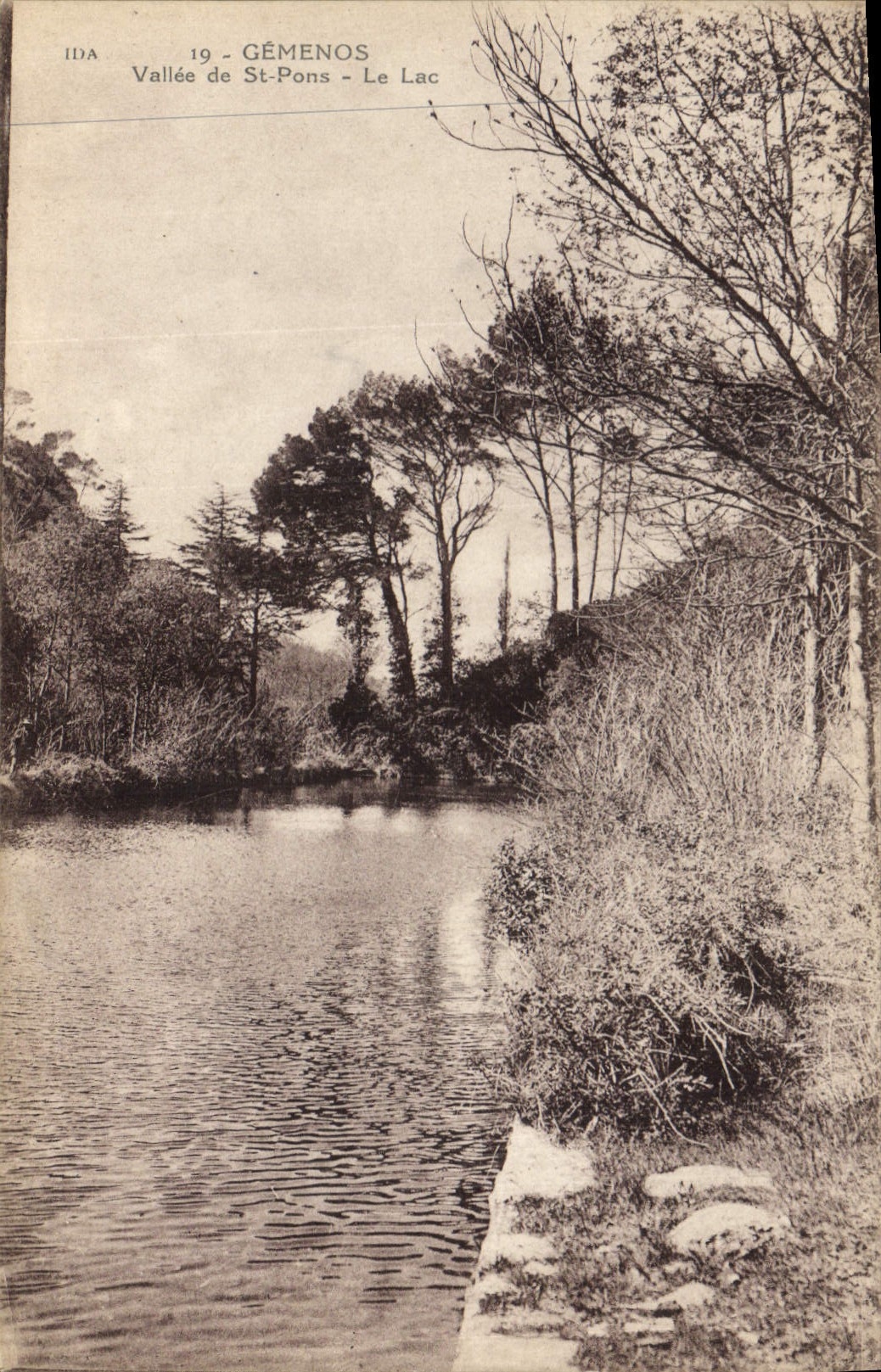 CPA Gemenos Vallee de St Pons Le Lac 