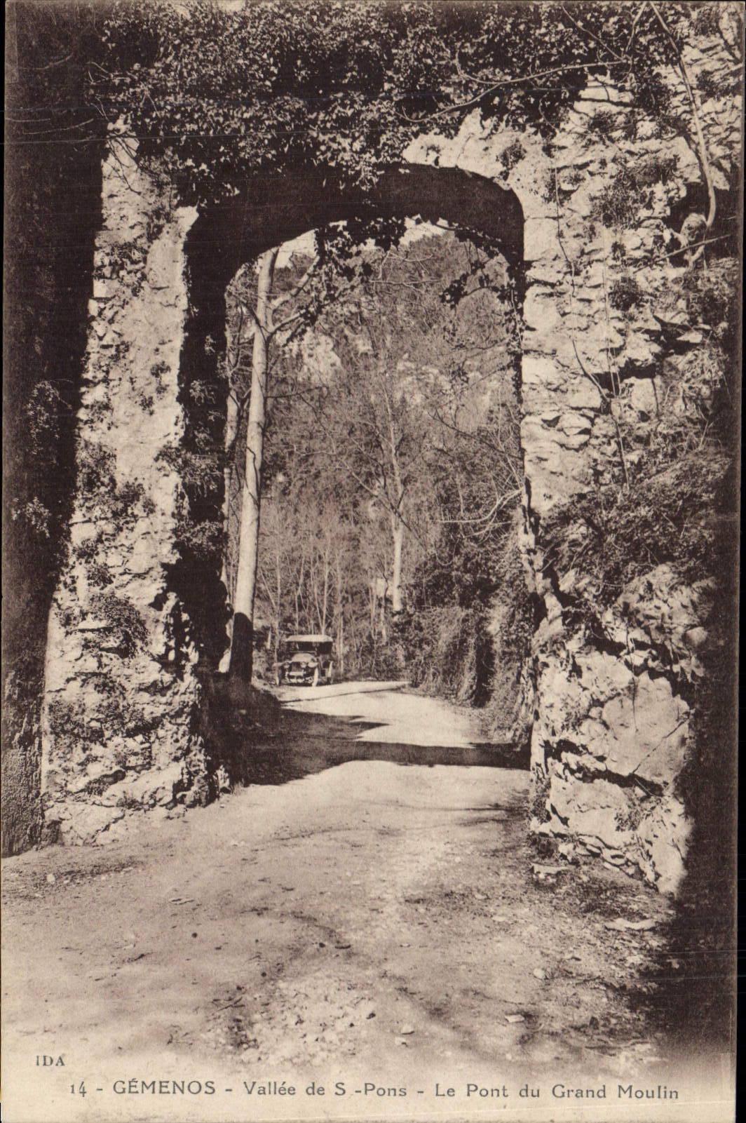 CPA Gemenos Vallee de S Pons Le Pont du Grand Moulin 