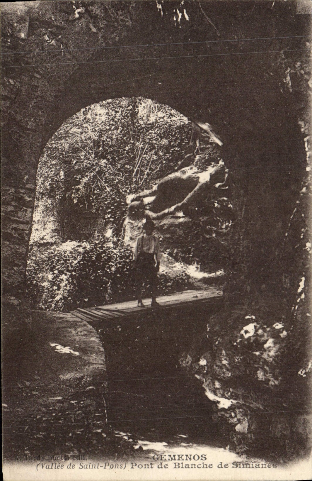 CPA Gemenos Vellee de Saint Pons Pont de Blanche de Simiane 