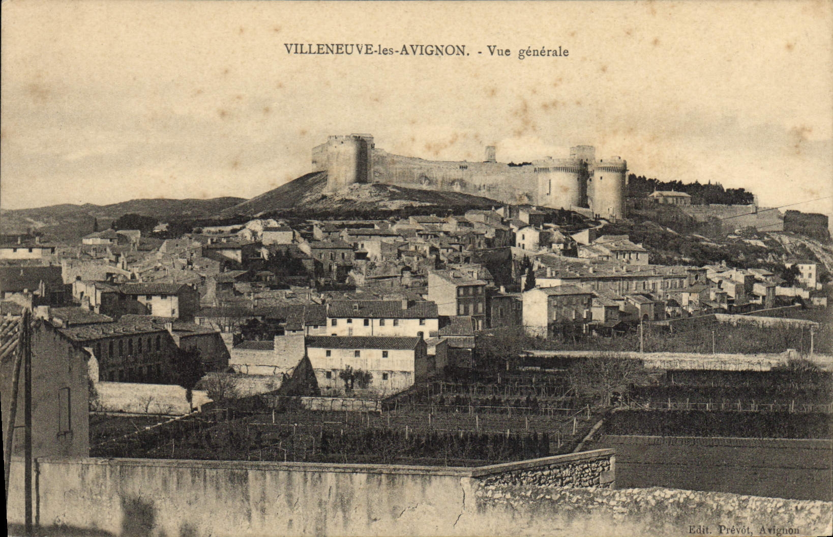 CPA Villeneuve les Avignon Vue generale 