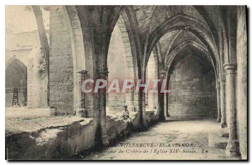 CPA Villeneuve les Avignon Interieur du Cloitre de l'Eglise XV Siecle 
