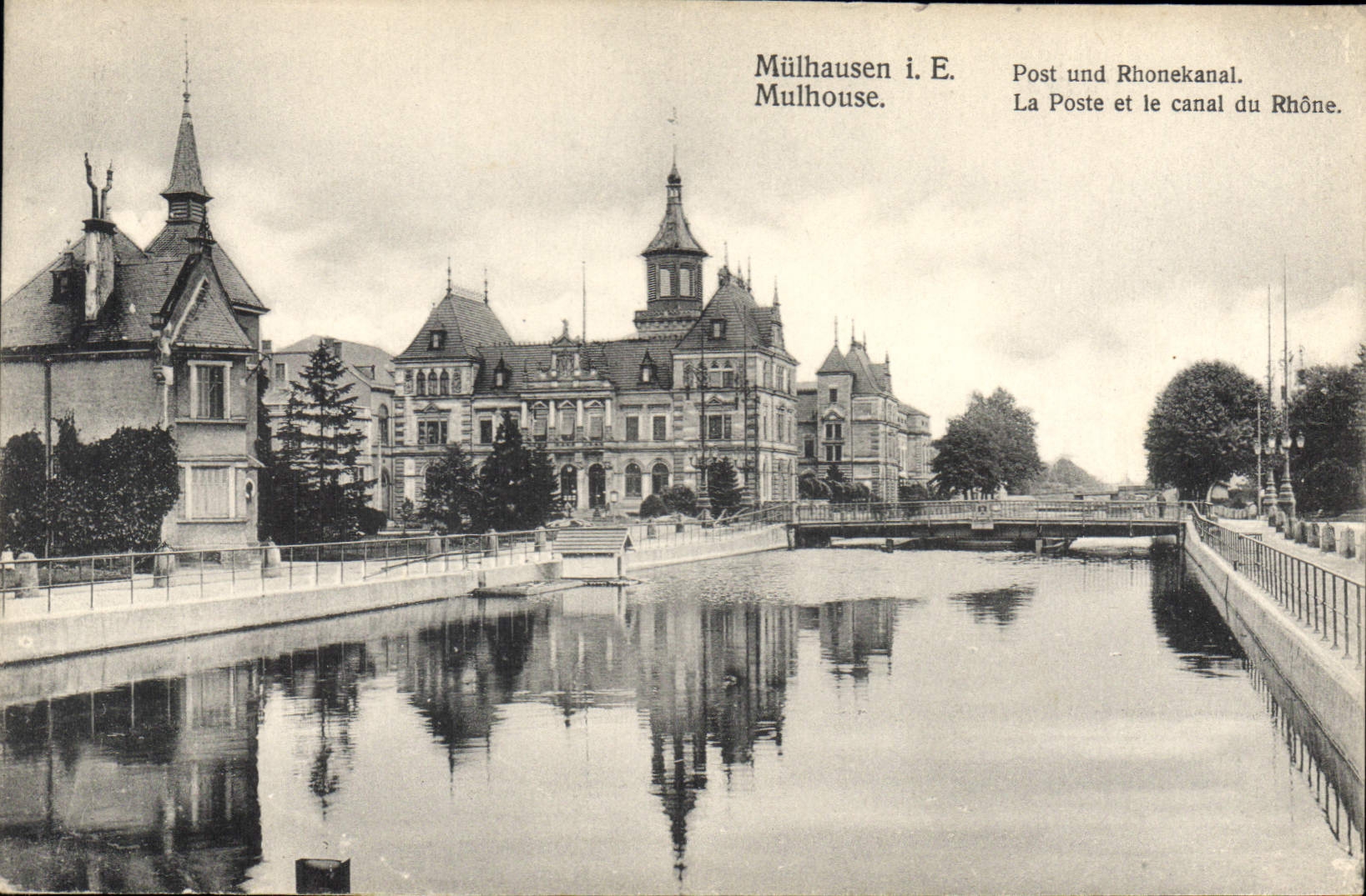 CPA Mulhouse La Poste et le canal du Rhone 