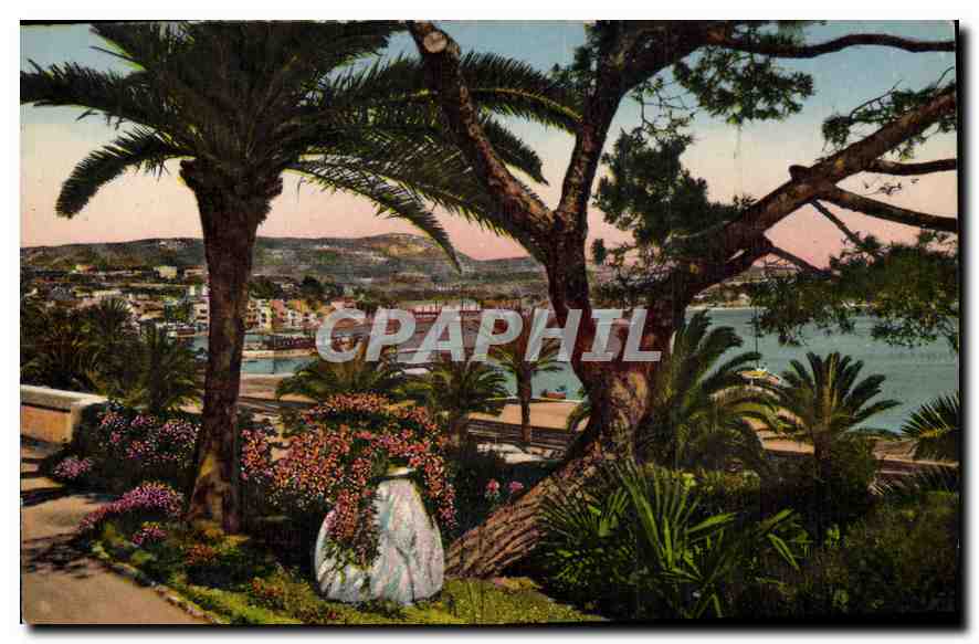 CPA Bandol s Mer Vue generale prise du Beau Rivage 