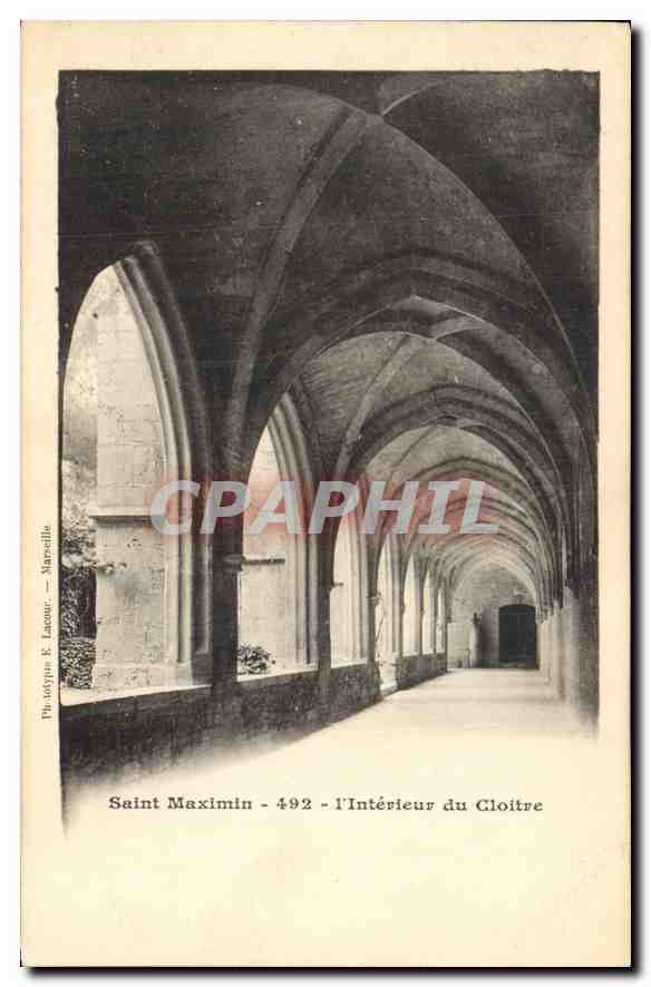 CPA Saint Maximin l'Interieur du Cloitre 