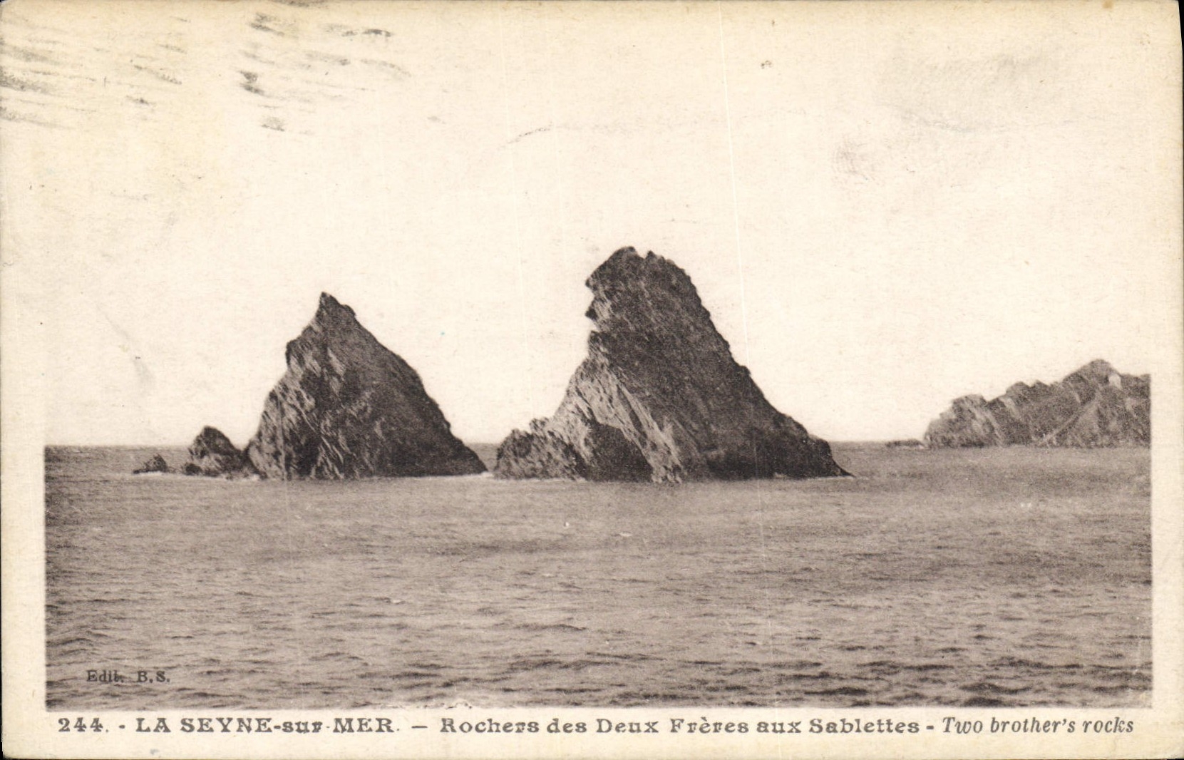 CPA La Seyne Sur Mer Rochers des Deux Freres aux Sablettes 