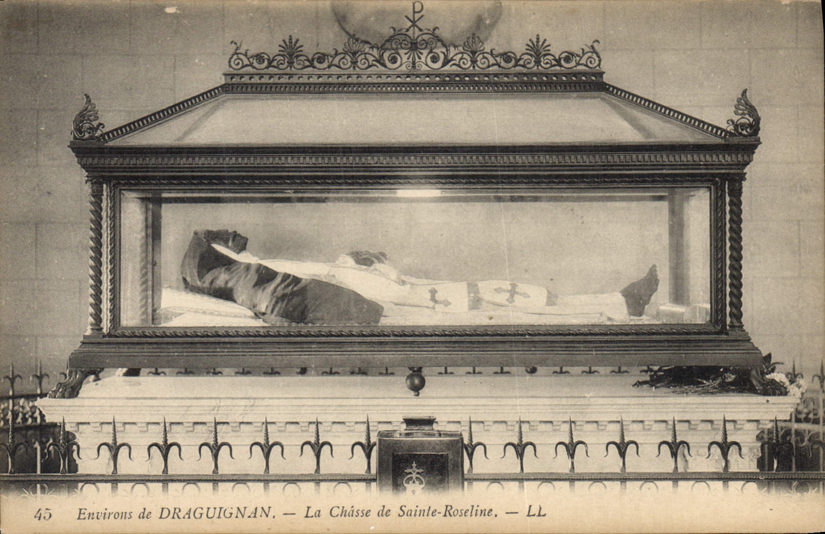 CPA Environs de Draguignan Le Chasse de Sainte Roseline 