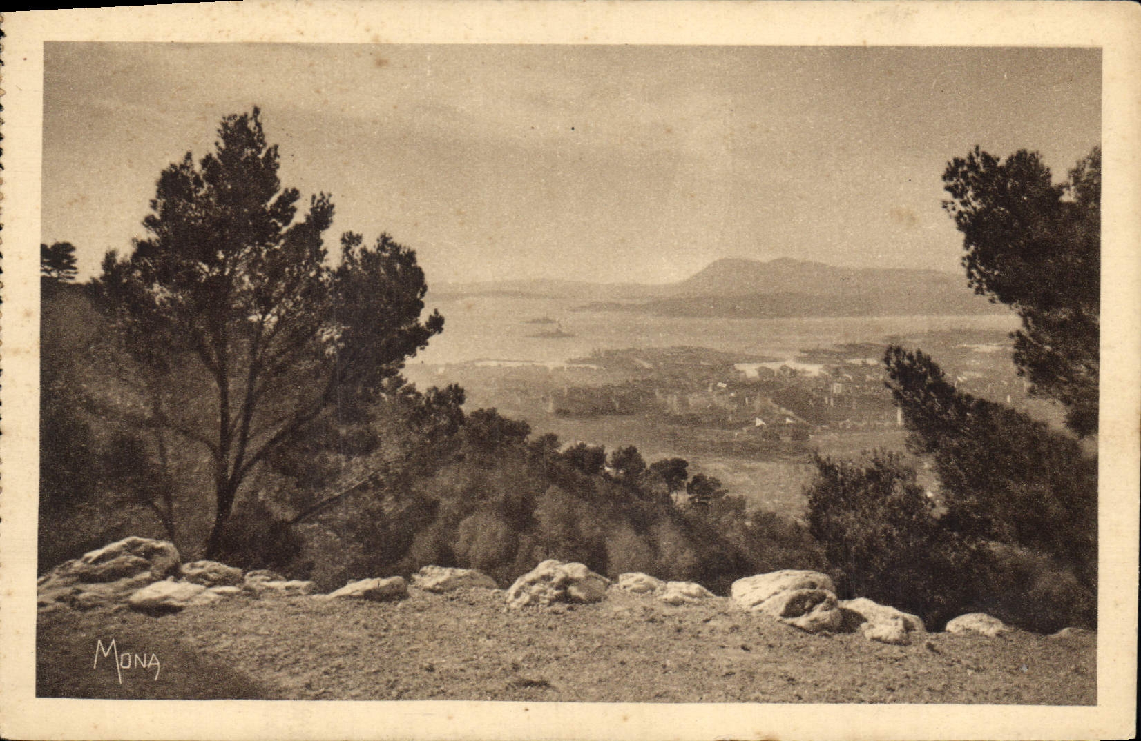 Toulon — Vue de la rade et de la ville — Éditions d'Art Mona, n° SE 212