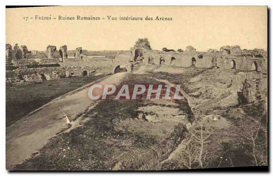 CPA Frejus Ruines Romaines Vue interieure des Arenes 