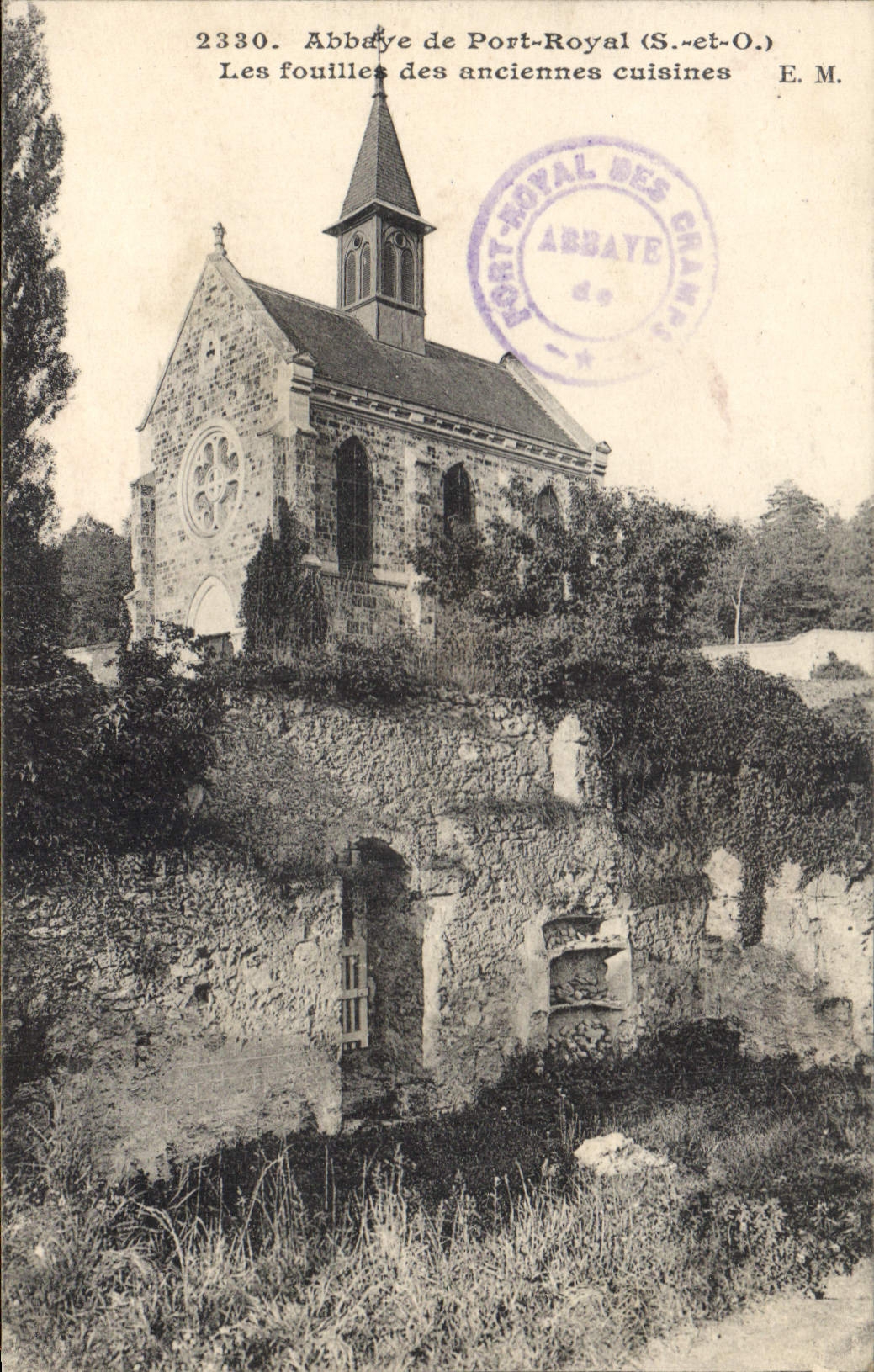 Abbaye de Port-Royal (S.-et-O.) — Les fouilles des anciennes cuisines — E.M.