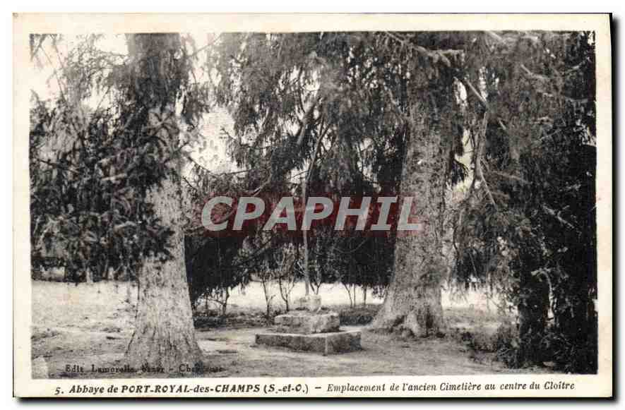 Abbaye de PORT-ROYAL-des-CHAMPS (S.-et-O.) — Emplacement de l'ancien Cimetière au centre du Cloître