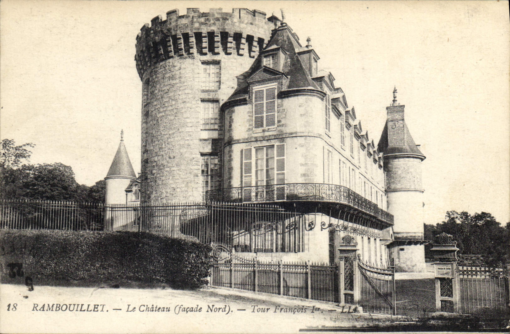 Rambouillet — Le Château (façade Nord) — Tour François Ier