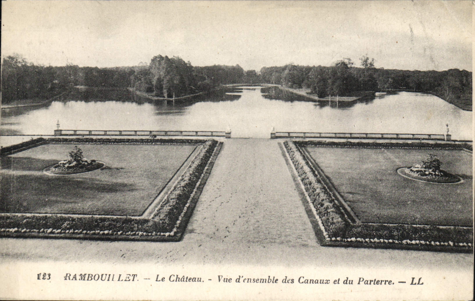 Rambouillet - Das Schloss - Übersicht der Kanäle und des Parterres — LL