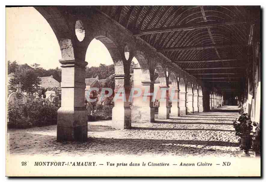 Montfort-l'Amaury — Vista tomada en el Cementerio — Antiguo Claustro — ND