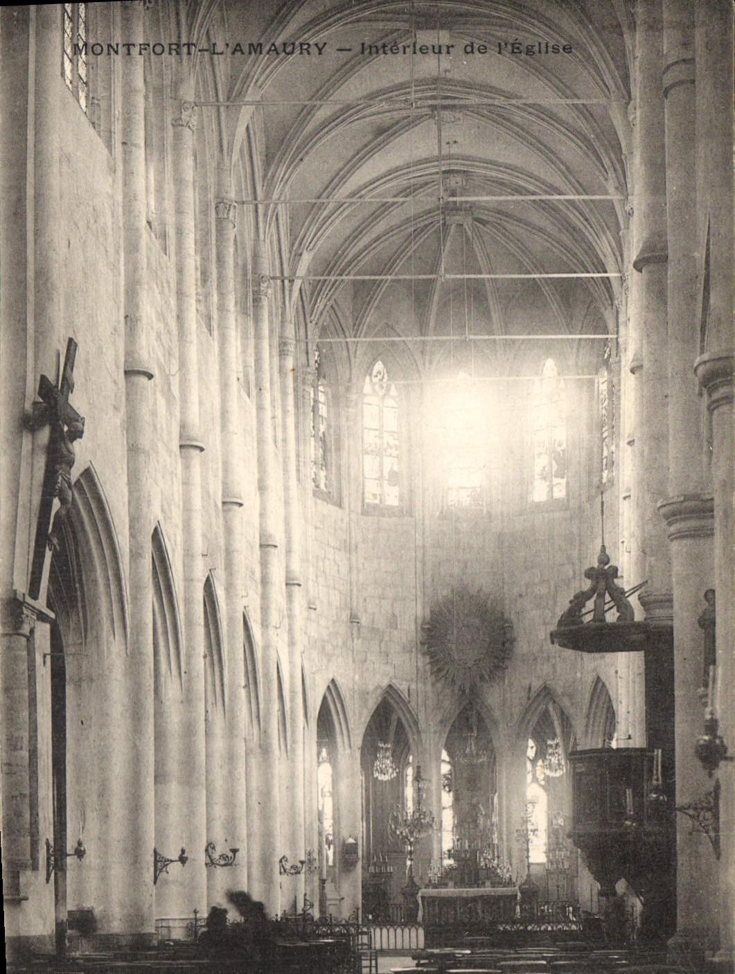 Montfort-l'Amaury — Interior of the Church — Printed Postcard