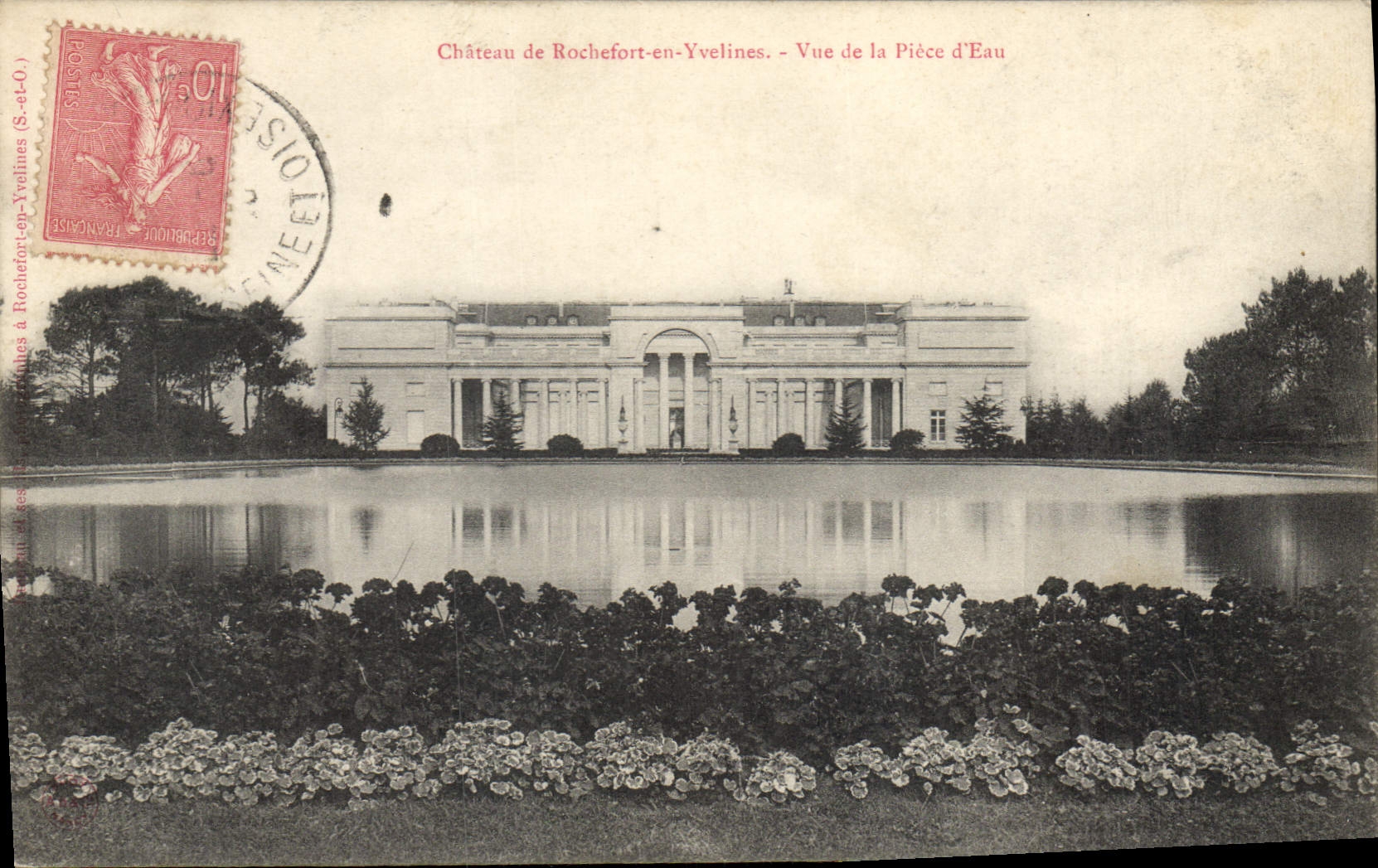 CPA Chateau de Rochefort en Yvelines Vue de la Piece d'Eau 