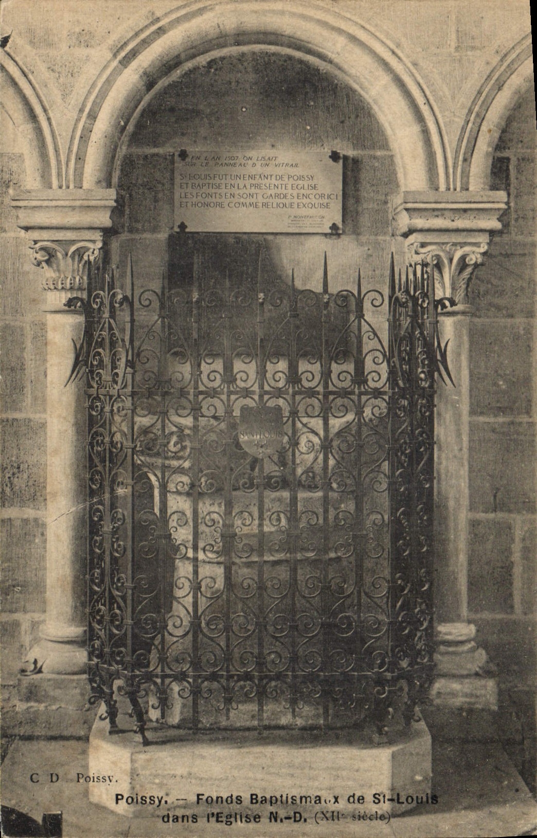 Poissy — Fonds Baptismaux de St-Louis dans l'Église N.-D. (XIIe siècle)