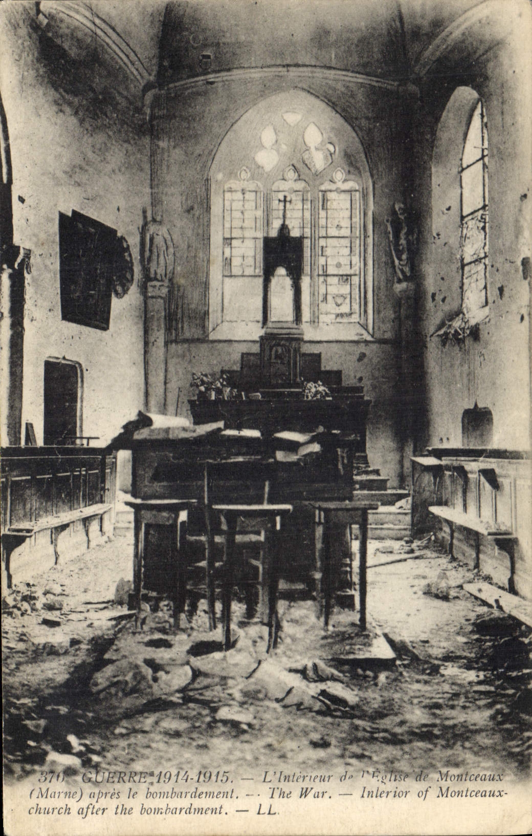 Intérieur de l'église de Montceaux (Marne) — après le bombardement — G. L. n°370