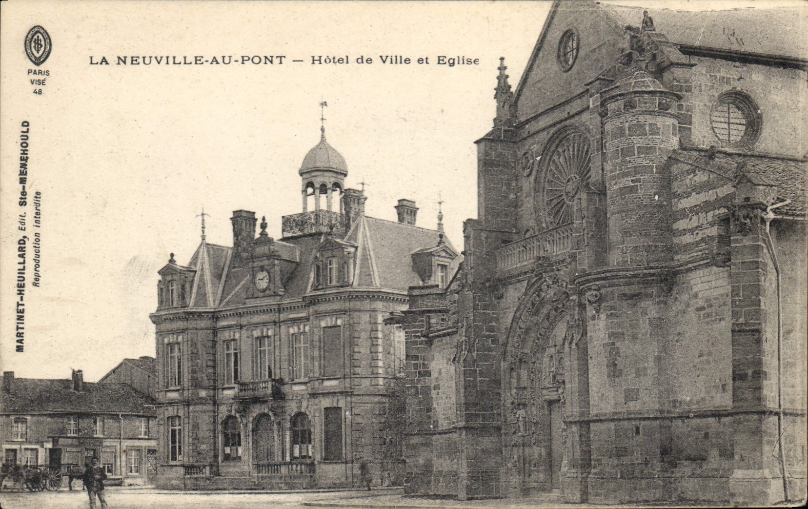 CPA La Neuville au Pont Hotel de Ville et Eglise 