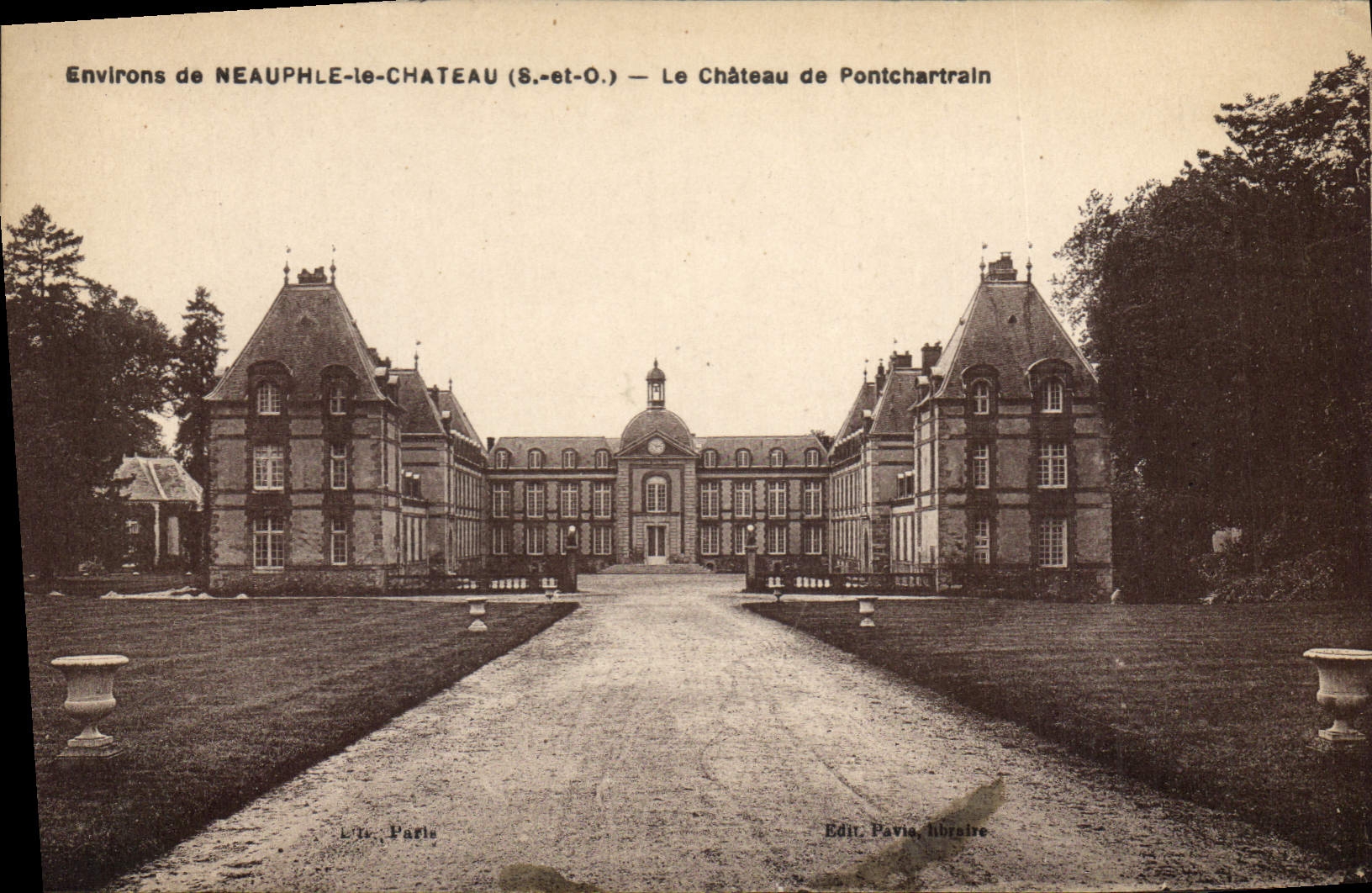 CPA Environs de Neauphle le Chateau S et O Le Chateau de Pontchartrain 